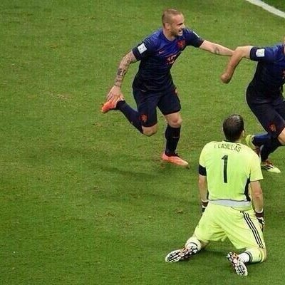 عاشق للطائر فان بيرسي وأتنفس مدريد