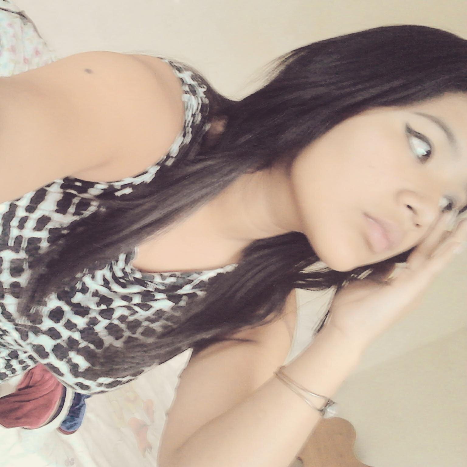 tan lejos d ti..¡¡¡ peo a las vez  cerca  XD