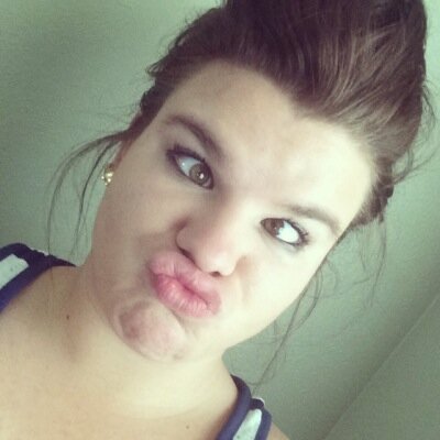 18. Gap teeth. Curvy. Cheetah print. Fangirl. Traveler. Food junkie. White girl. Bonjour mes amies. ☕️