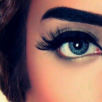 أحبك (حب) يامجنون سكن قلبي واملى (الكون) وجودك في دنيتي محبه ياغلاتها من محبه هواي اتنفسك عيني اناضر بك كلي ملكك ❤️❤️(A)❤️❤️