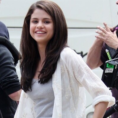 xGraceBennett's profile picture. Hey, I'm Grace! I'm 21 and I'm from Texas. I once was mistaken for an heiress from Monte Carlo. I volunteer to build schools with Theo. [RP]