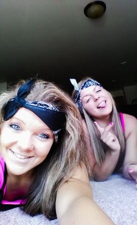 Taylor_Thesing's profile picture. life's a beach, im just playing in the sand.