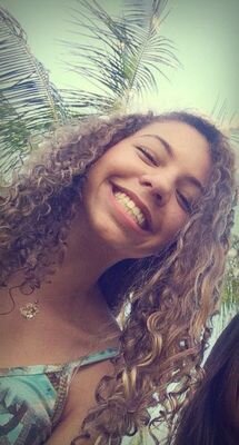 Brasiliense, mãe, crente (presbiteriana) e psicóloga infantil especializada em autismo e outras neurodivergências