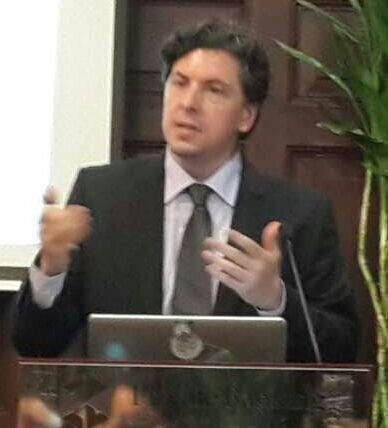 President of CAELIS Galeria.