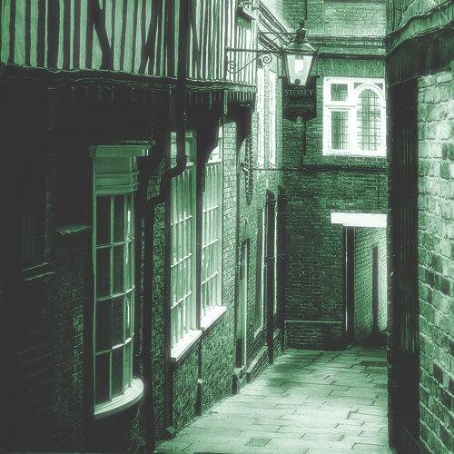 Knockturntty's profile picture. Zona comercial del Callejón Diagon. Repleto de tiendas dedicadas a las Artes Oscuras, como Borgin y Burkes. 
{Rol @pottertty}