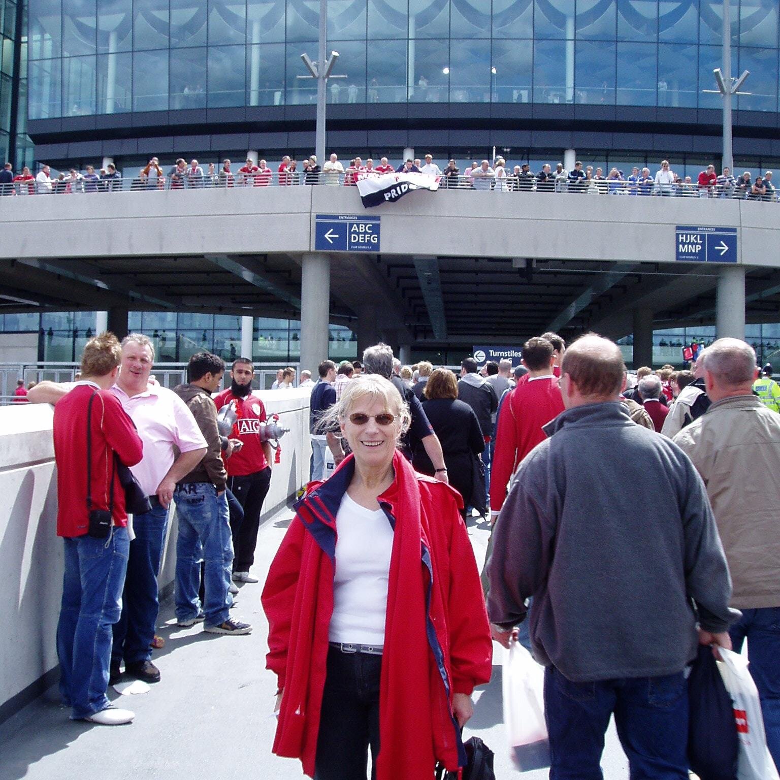 Retired but so busy! Man United Season Ticket,  gym, etc. Love travelling, gardening, cooking, eating out, theatre,  music: Adele, Josh Grogan,etc.