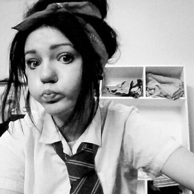 I'm a 14 year old girl. I la la lav iggy+demi lovato+lorde+miisu obviously.