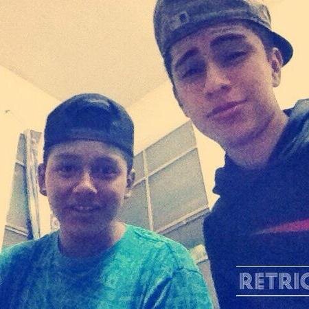 16.Amante de la música| Fútbol⚽| Gamer| Real Madrid ✌ | Mí hermano  @JavierrrrG_