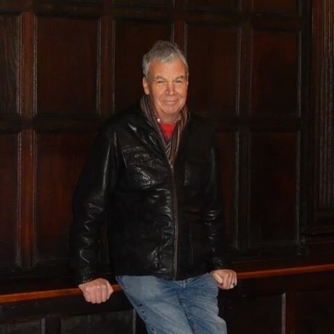 Leicester City UK songwriter writing contemporary, rock, country, blues and everything between with musicians and lyricists in Canada, the USA and England.