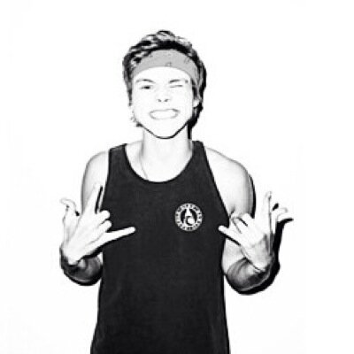 I gave you a free follow so follow @damnastxn for me please