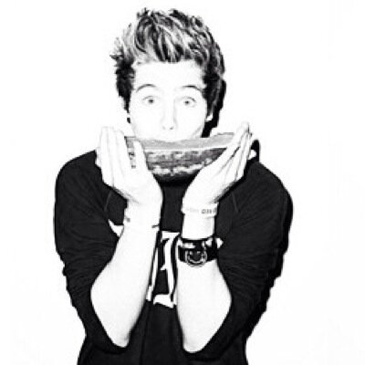 I gave you a free follow so follow @damnastxn for me please