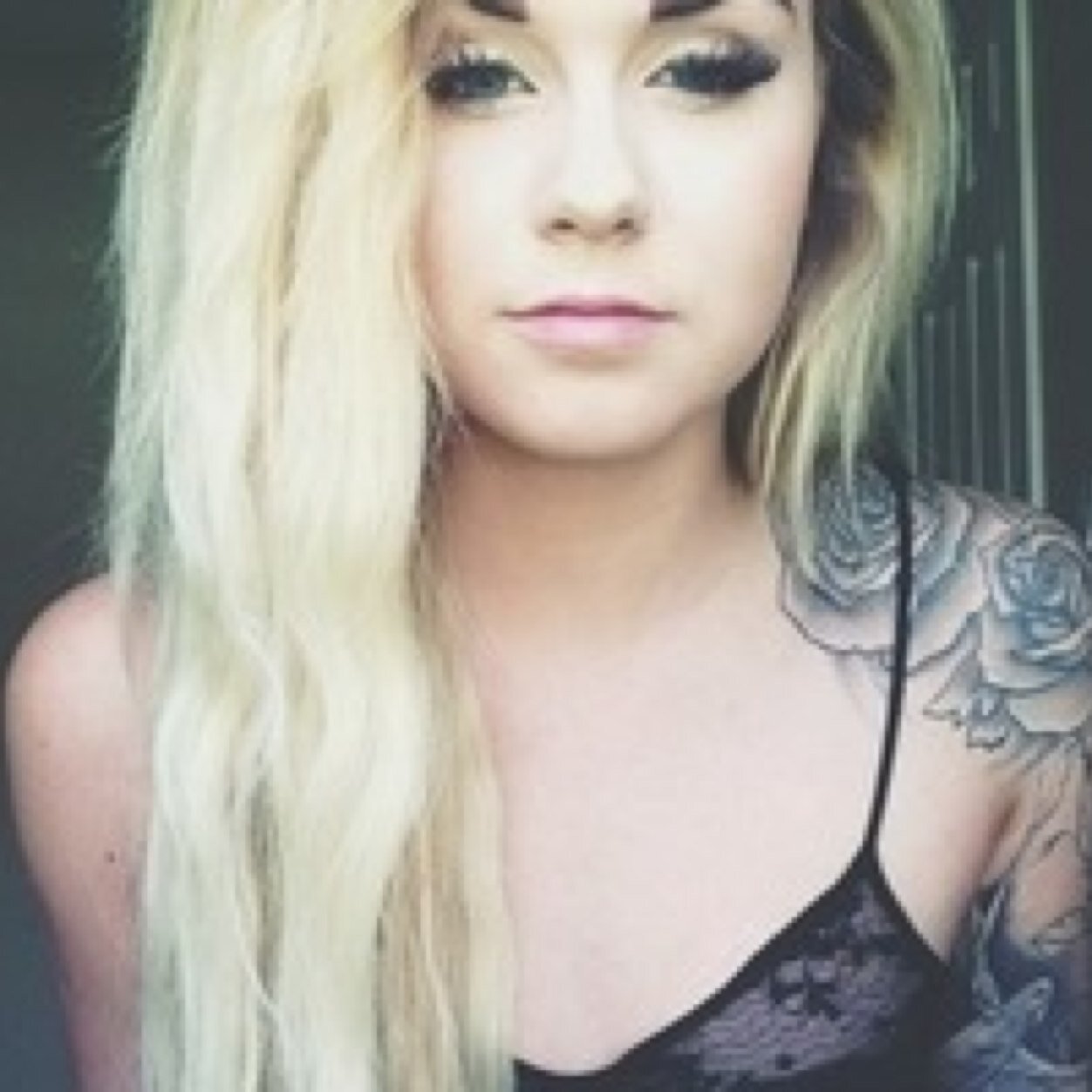 ~ HI EVERYONE.I'm 17.My idols are Miley Cyrus, Sasha Grey and Rihanna and then Taylor Swift, Avril Lavigne and Kesha.~ I love Awkward,Jersey Shore and Skins.