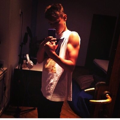 boy_benzilerr_'s profile picture. when shit goes down sides are taken then you see who's real and who's fakin