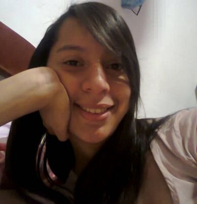 sou uma pessoa amiga que amooooooo muitoooooooo essa fada maravilhosa seguido por @lolamelnick com ela aprendir a nunca desistir...
