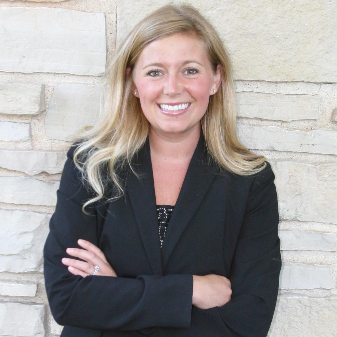 Credit union lifer that loves the beach, warm weather, running, food, wine, and enjoying all of those things with great peers, family, and friends.