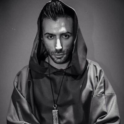 Que DIOS te haga tan fuerte que nadie pueda herirte, tan grande que todos quieran alcanzarte y tan humilde que todos quieran imitarte.