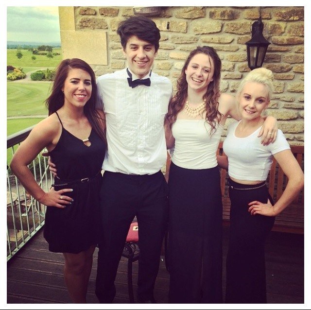 holliegway's profile picture. 