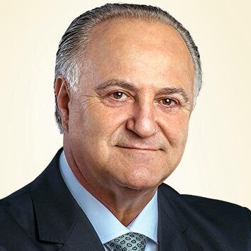 Juiz de Direito por 27 anos - 20 em Ribeirão Preto. Vencedor do prêmio Innovare pela criação do PROJETO MORADIA LEGAL.
