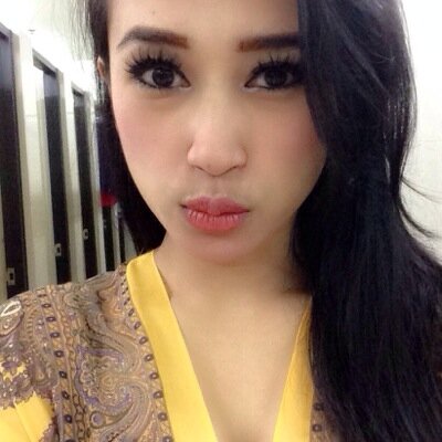 Resma_07's profile picture. No I'm nOt siNgLe! I'm in a LoNg diStance ReLatioNship, b'coz my bf LiVe in tHe fuTure.. :D