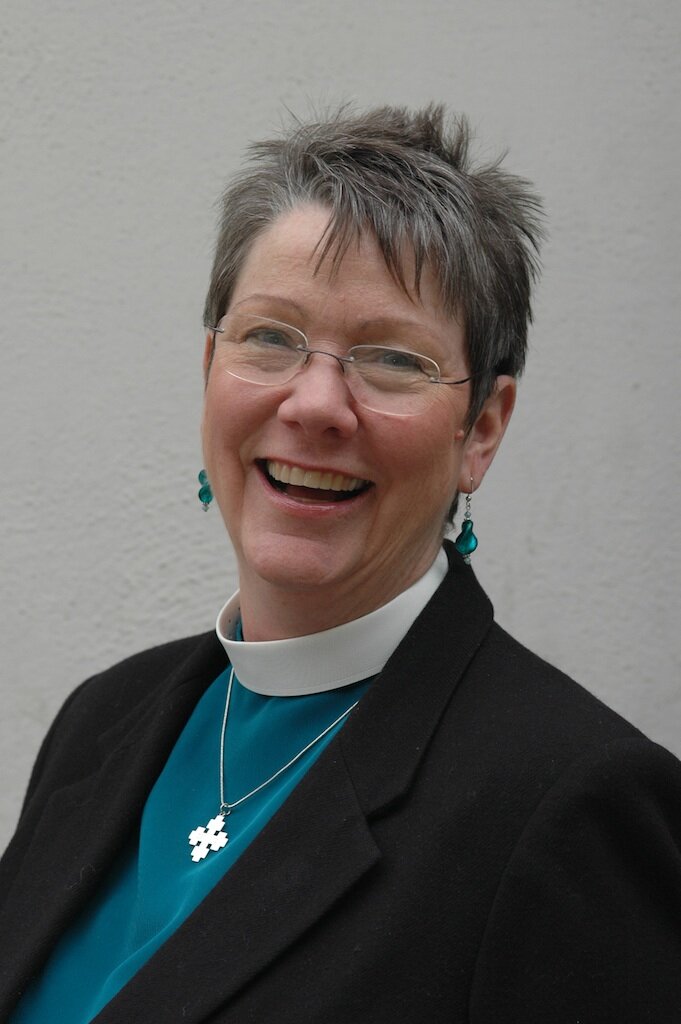Rector of The Episcopal Church in Almaden, San Jose, CA- love quilting, gardening, knitting, sewing...and people.