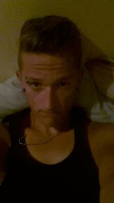 Transport & Logistiek/Logistiek Medewerker leerjaar 1 | 15-07-1998 |Hardstyle | Longboarding | Pierced |  Snapchat: Scantraxxor |  Insta: hardstylekevin  |