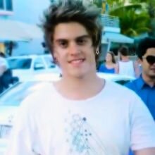 Fã do Debonio FofoeGostoso :* since: 13/06/14 12h44 .