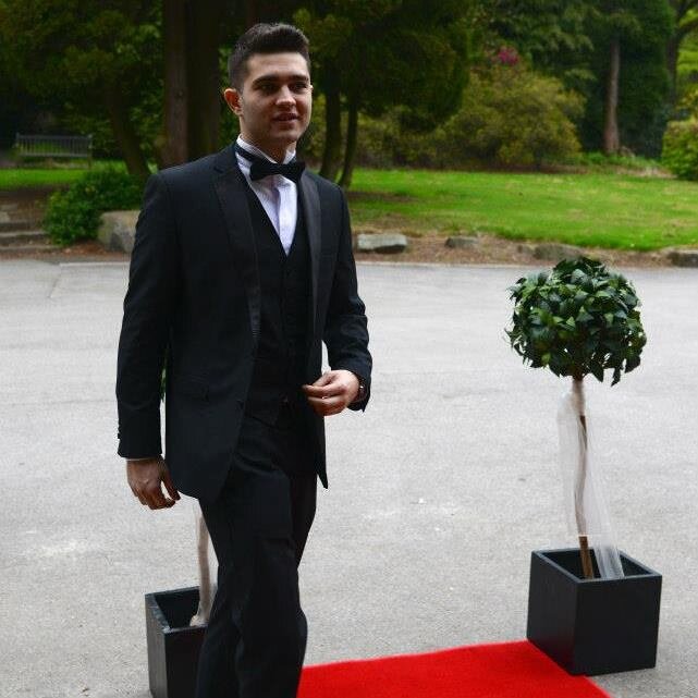 hlindsay1990's profile picture. 