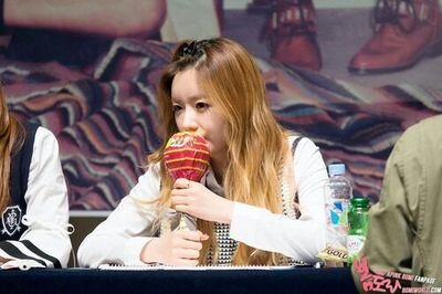 Verified from @YRFams--에이핑크's 윤보미 패로디 93L