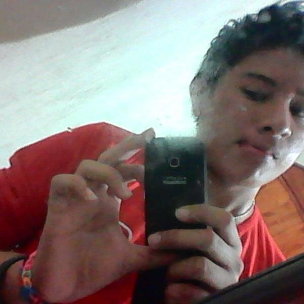 soy guapo muy popular y muy social simplemente perfectoO