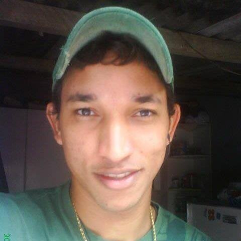 Estudante de Economia, amante das artes, do conhecimento e da informação, Mexicano e Brasileiro de corpo, alma e Evolução... (LemonBland)