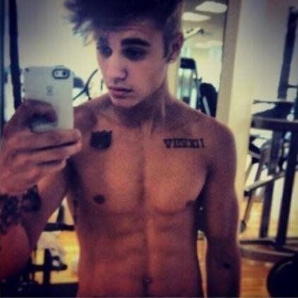 Dou pro Justin até meu cu sangrar!