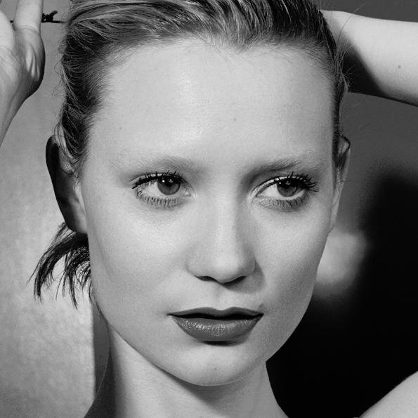 The Twitter for Mia Wasikowska Online (http://t.co/KfivcCMBX3). This is not Mia!