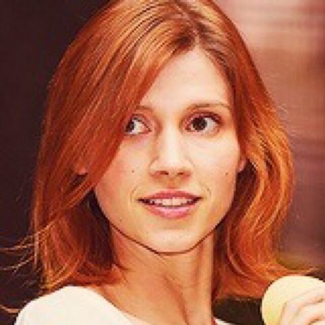 ProfLyraCarina's profile picture. [RP] || Drama Professor || 23 years old || 'Come along, my little angels' #HogwartsProfessors