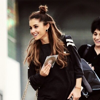 Ariana Grande  please please please please please follow me❤❤