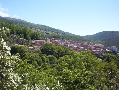 Estamos en el corazón del Tietar ,donde nacen las castañas.Piscina la Manotera.Casillas.Ávila
