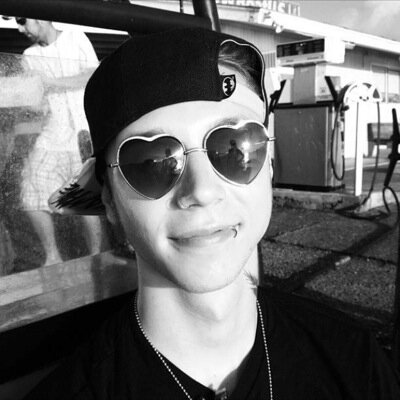 CaropineyroP's profile picture. I'm batman