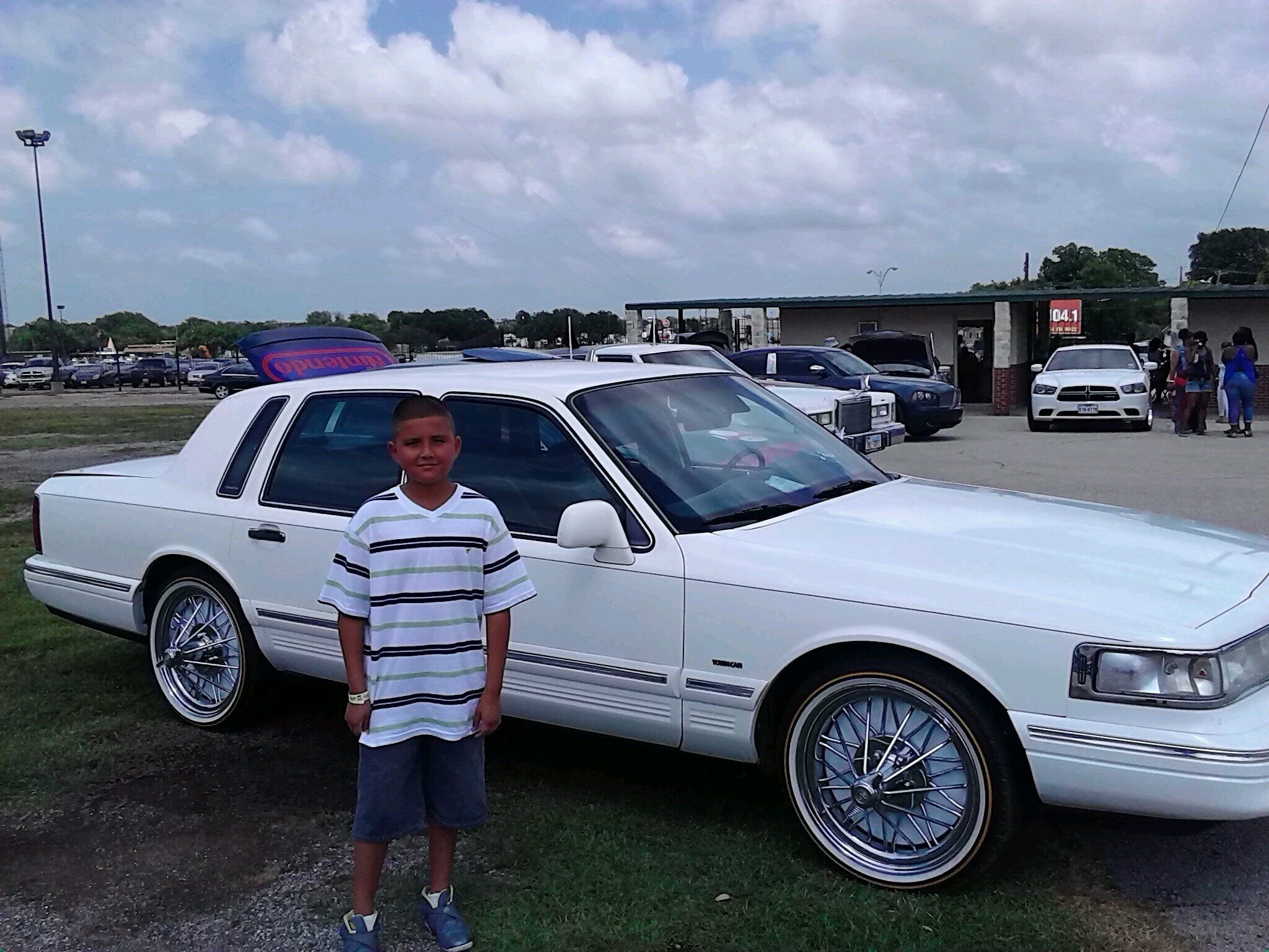 andrew123456678's profile picture. cool guy who likes cars