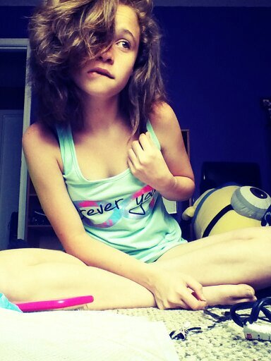 || Single ||  …| Instagram: chelsey_leigh_thompson follow mehh!! | ·Kik· chelseylovesuboo! message maaa