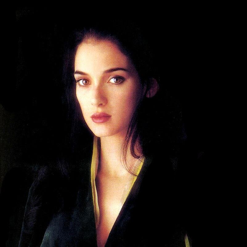 MinaMoliere's profile picture. La poesía de la vida desértica. El llano en llamas. Lo que nunca te conté. Realismo Sucio. Twitt Novela.