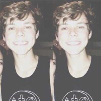 free follow bc ur the bomb digs, follow @minnesotamuke if you'd like ☻