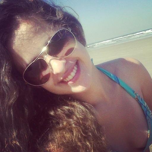 “Não deixe que outras pessoas digam quem você é! Seja você mesmo e saiba afinal quem você é … Isso basta!”  Mogiana, 22 anos. Modelo Fotográfico