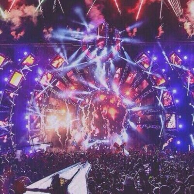 ✨Spreading good music, good times and ofcourse, our love & passion for EDM ✨. #PLUR #EDM #EDMLIFE #EDMFAM