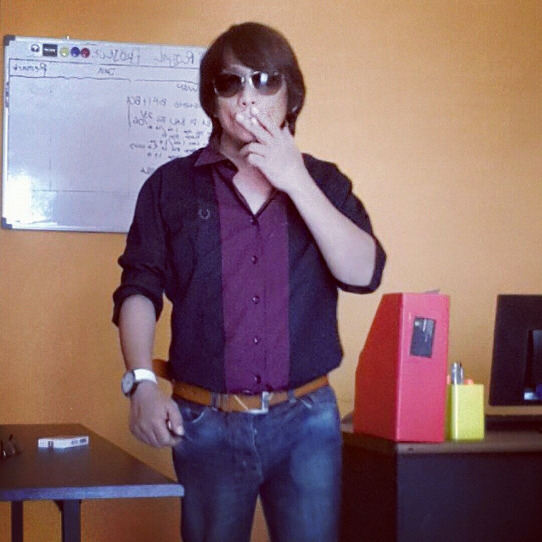 Hobby is my bussines.
Cullinery ( The Cartel House )
Travelling ( Retha Tour )
Party ( DeRoyal Event Organizer )