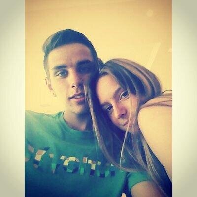 dariomc96's profile picture. Para ser feliz solo se necesita a la persona indicada. 9!