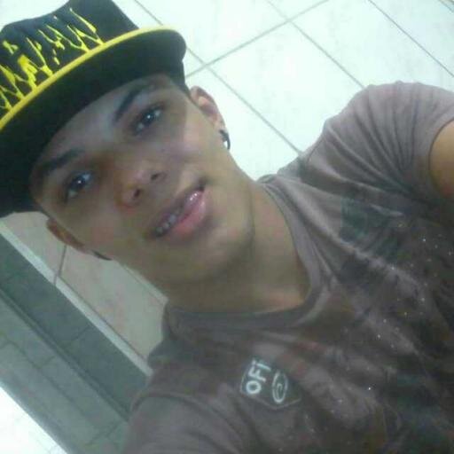 Escrevo aqui no presente para que no futuro
seus olhos possam lembrar de mim, quando sua mente
me esquecer'