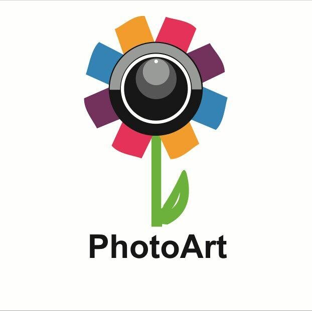 Somos uma miniempresa em parceria com a Júnior Achievement, produzindo Porta-Retratos de parede através de produtos recicláveis, com foco no papelão.