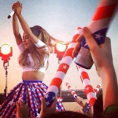 Hi there. My name is Unihorne As for the artist whom I like, Victorius. Taylor Swif.☞@CarlyPs63myyjx Victoria justice. And Ariana Grande.