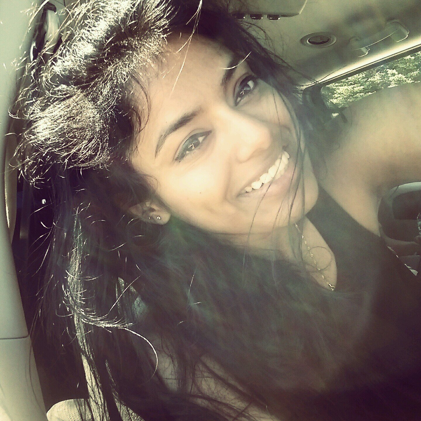 Fighter. Dreamer. Achiever. Outgoing and devoid of sanity! Pbht :P