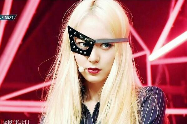 soojungism94's profile picture. AB • F(x) #RedLight