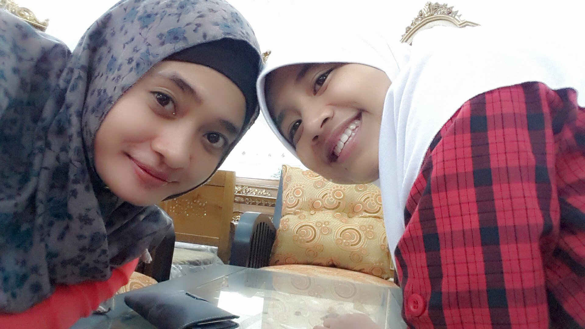 Hidup itu penuh perjuangan ... keika sukses jangan lupakan ALLAH dan kedua orantuamu  ( ILYSM )